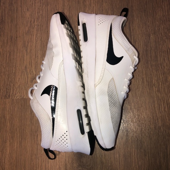 Nike Air Max Thea Shoes - Picture 4 of 7